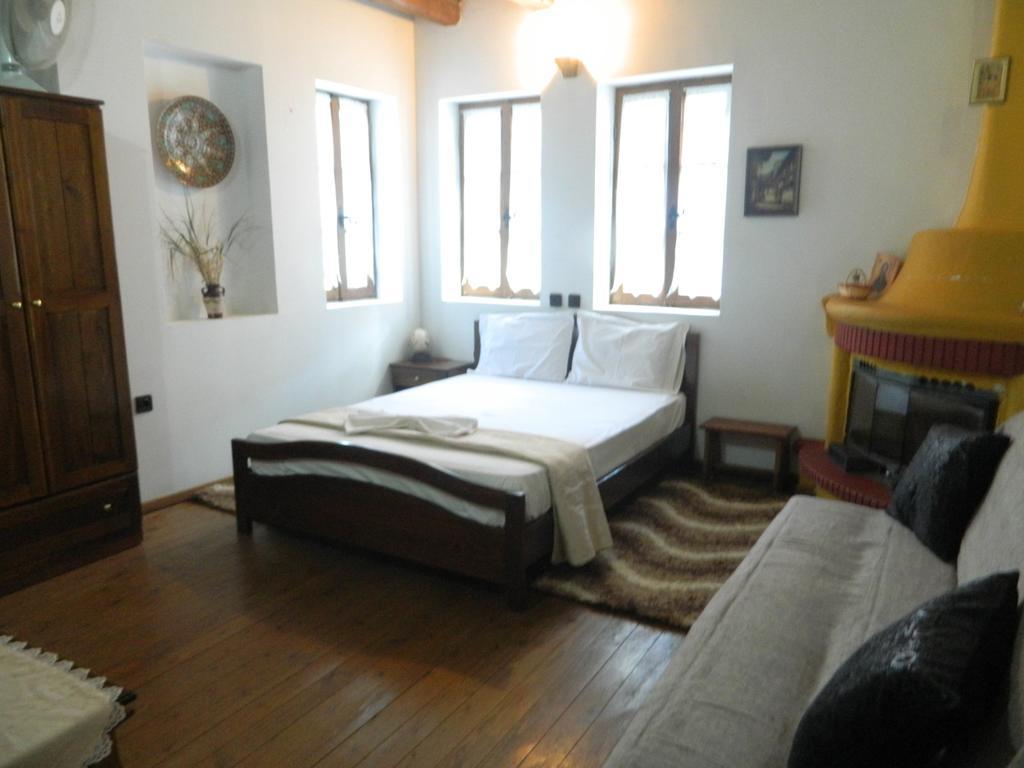 Guesthouse Klearchos Palaios Panteleimonas Buitenkant foto