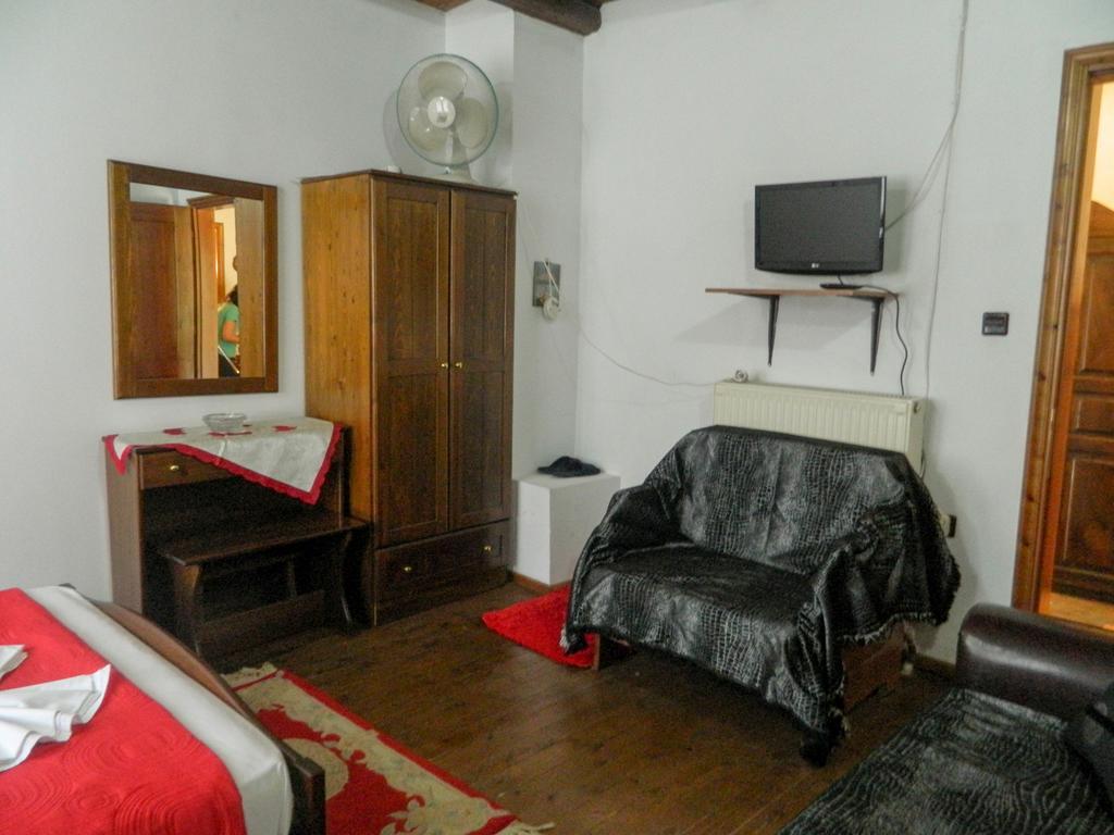 Guesthouse Klearchos Palaios Panteleimonas Buitenkant foto