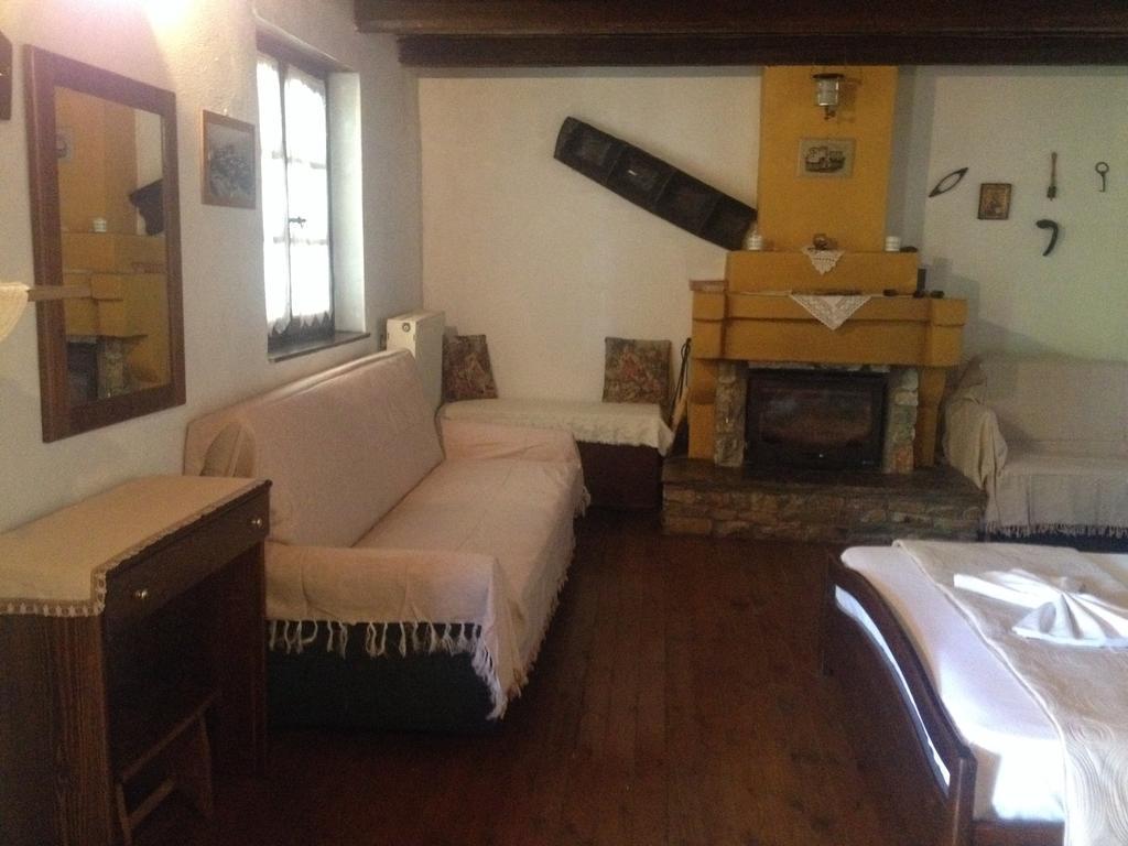 Guesthouse Klearchos Palaios Panteleimonas Buitenkant foto